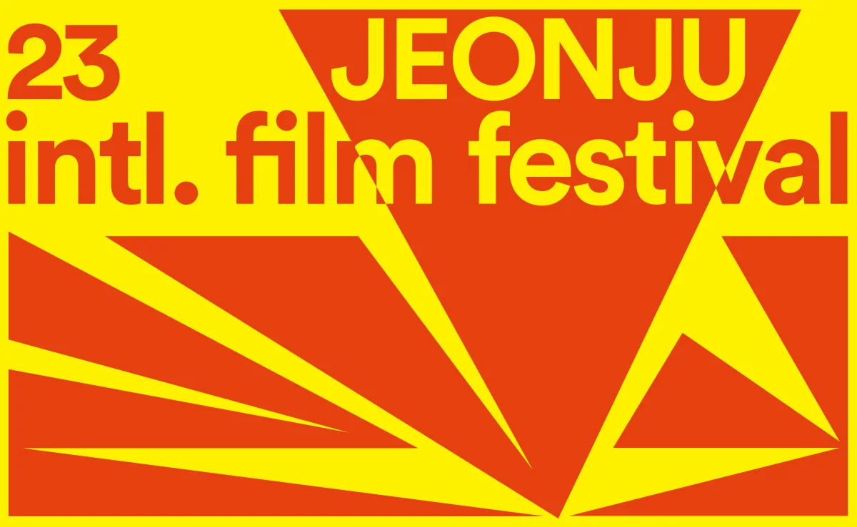 Rote und gelbe Festivalgrafik mit der Aufschrift „23 JEONJU intl. film festival“ und zusammenlaufenden, dreieckigen Lichtstrahlen.
